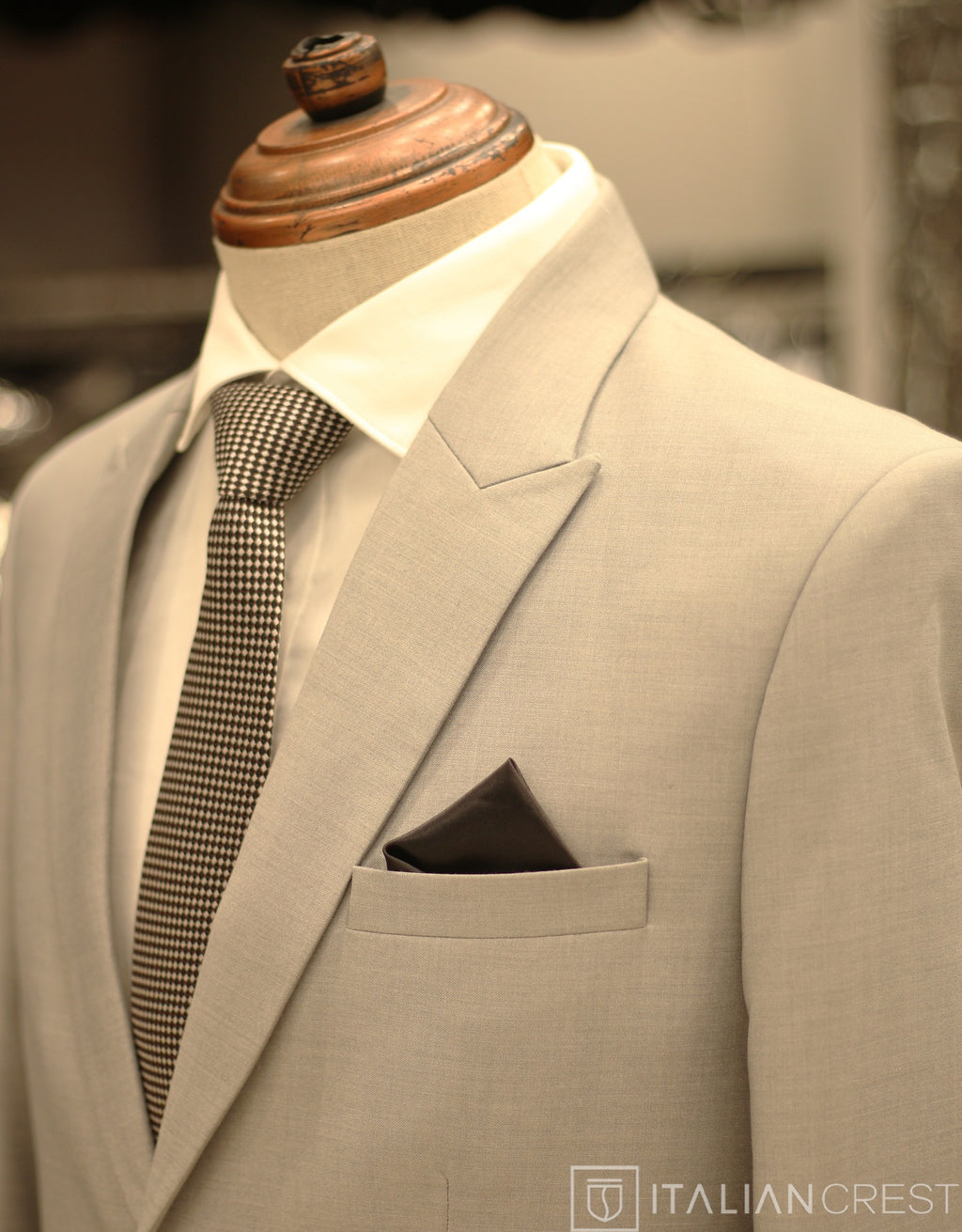 IC13688-Peak Lapel Suits