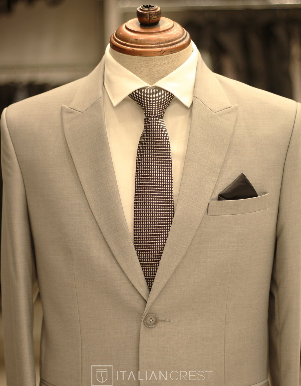 IC13688-Peak Lapel Suits