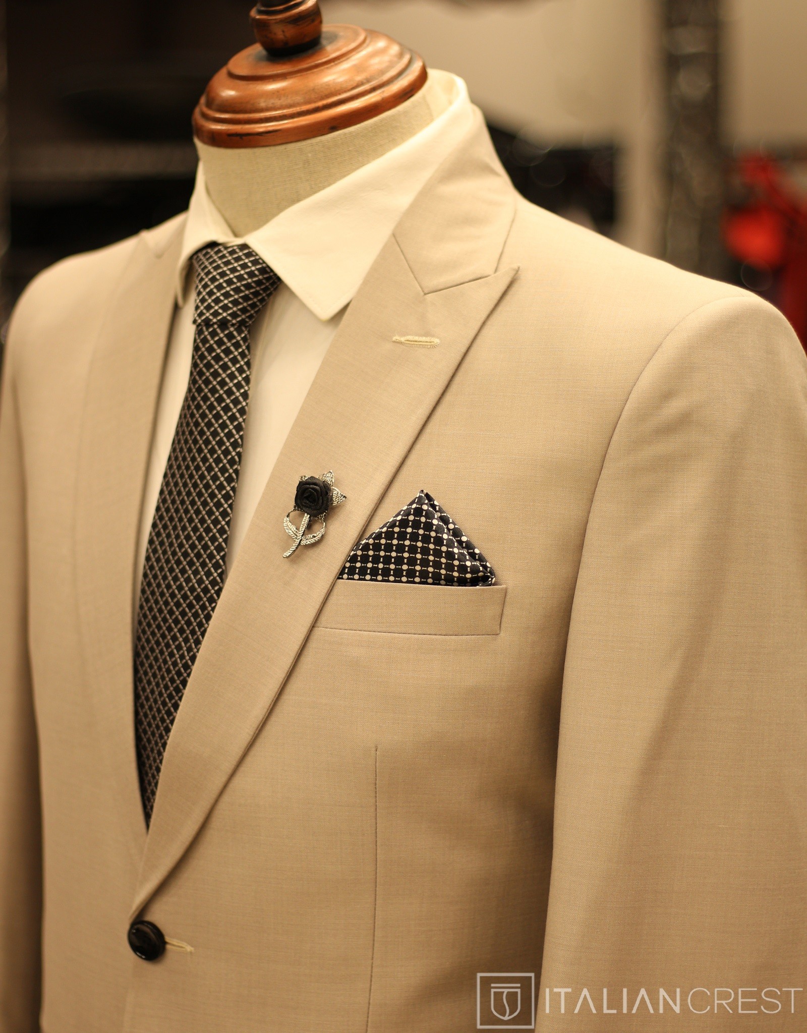 IC13670-PEAK LAPEL SUITS