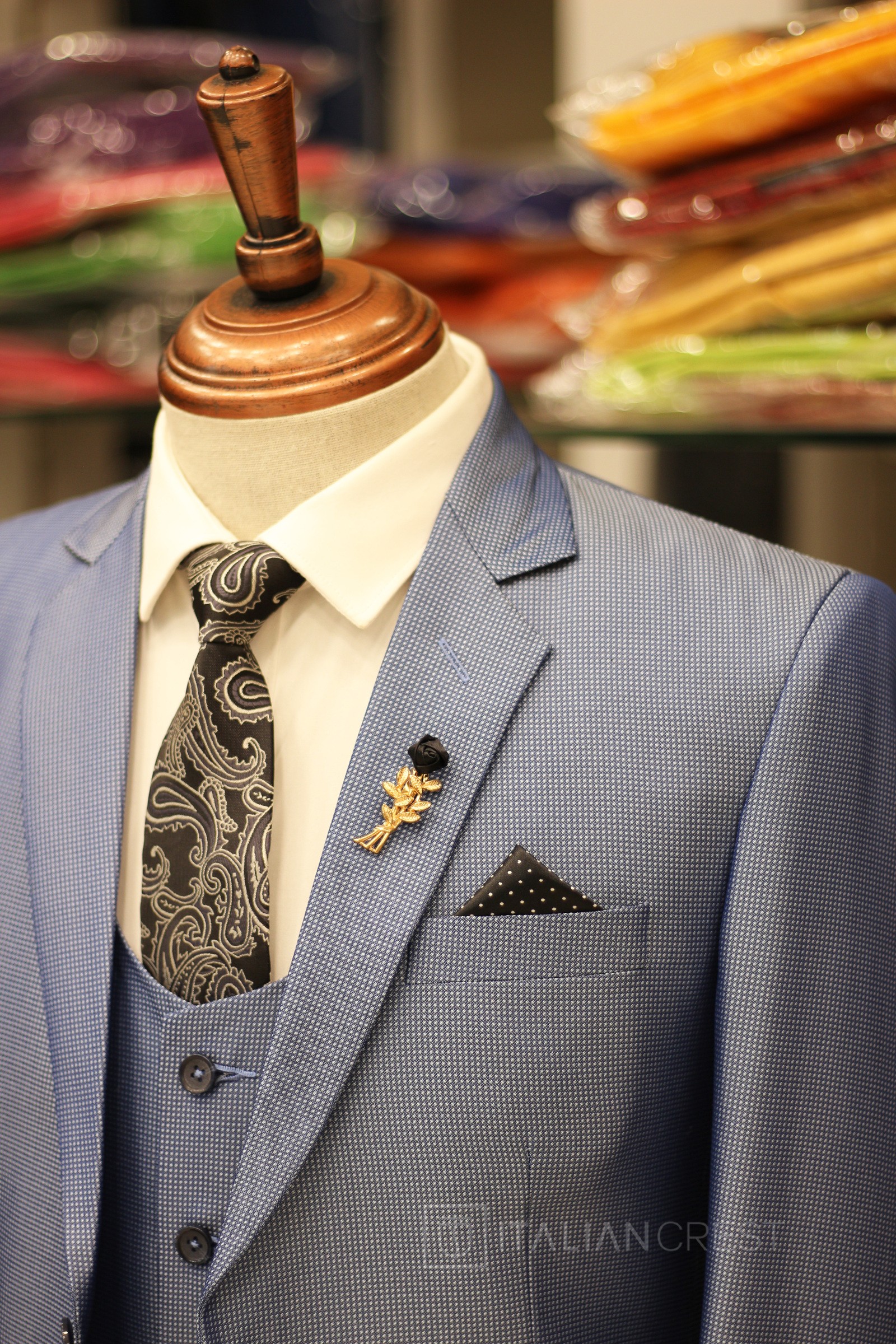 IC17400-3 PIECE SUITS