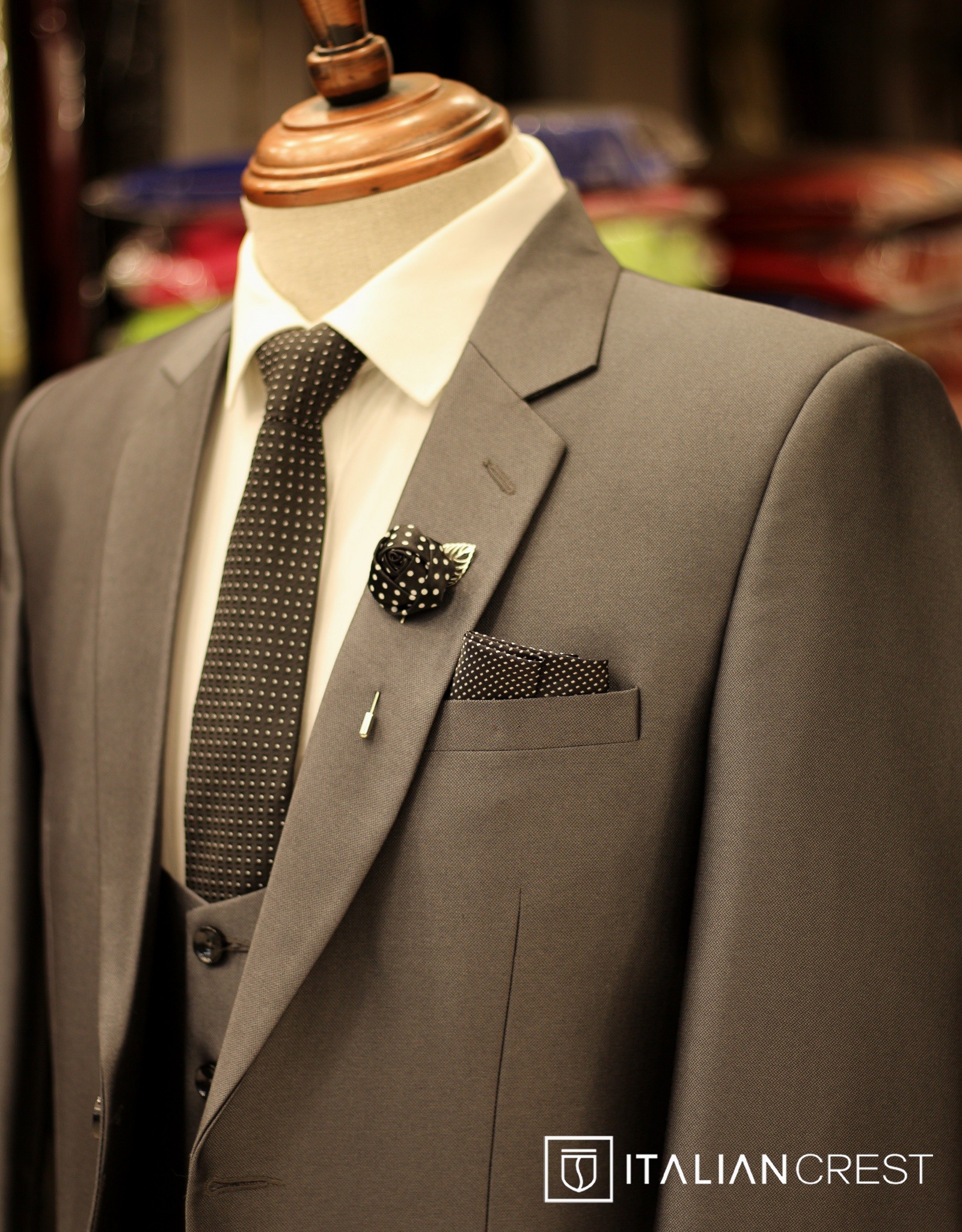 IC17940-3 PIECE SUITS
