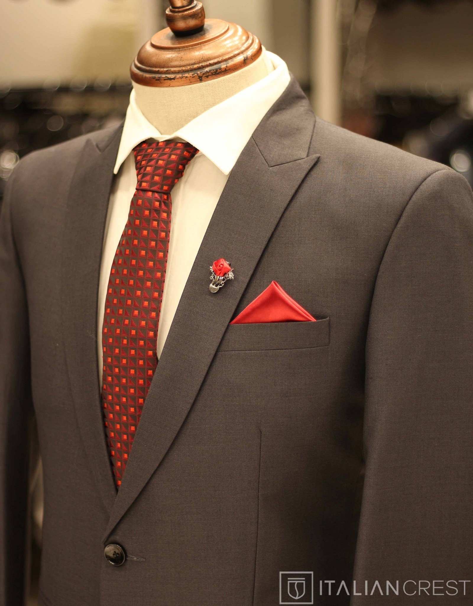 IC13666-PEAK LAPEL SUITS