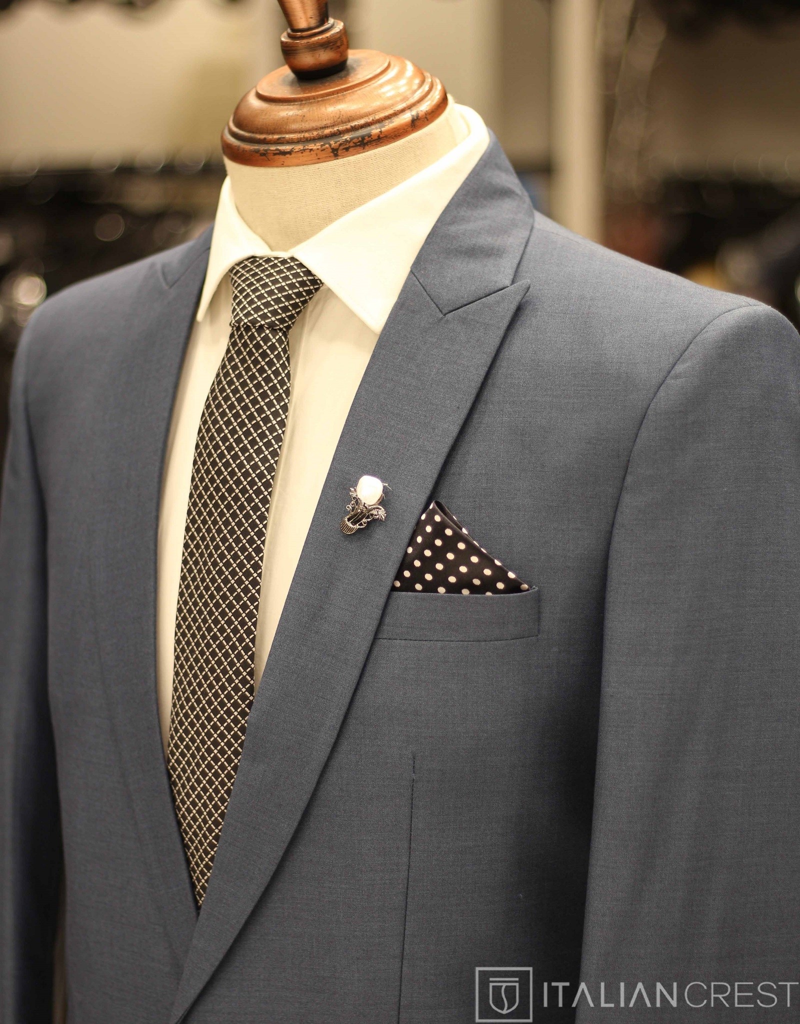 IC13675-PEAK LAPEL SUITS