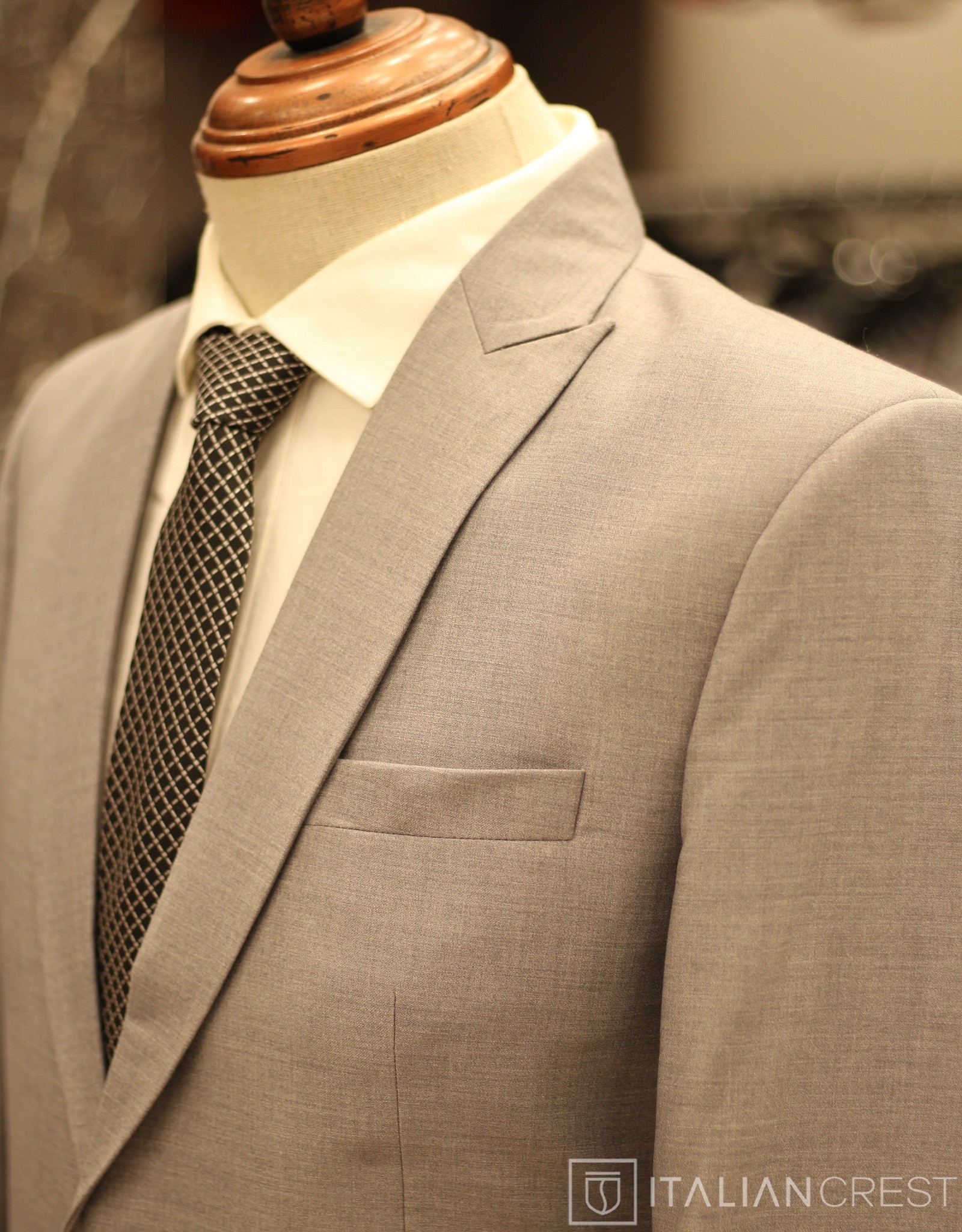 IC13679-PEAK LAPEL SUITS