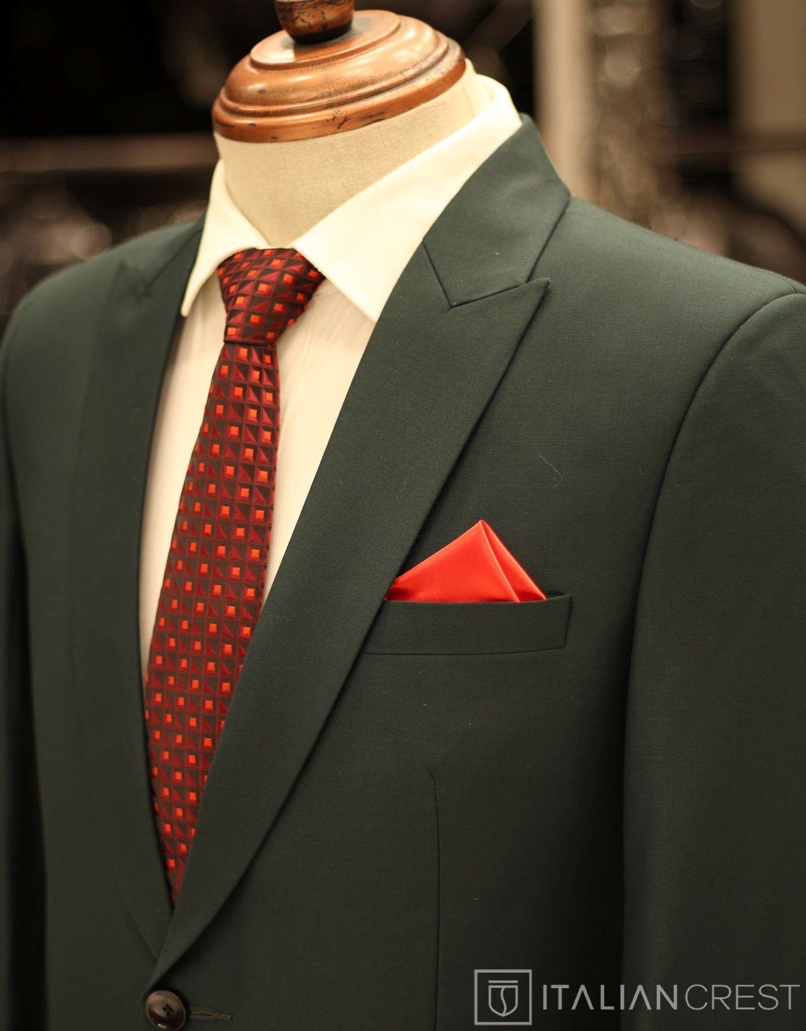 IC13684-PEAK LAPEL SUITS