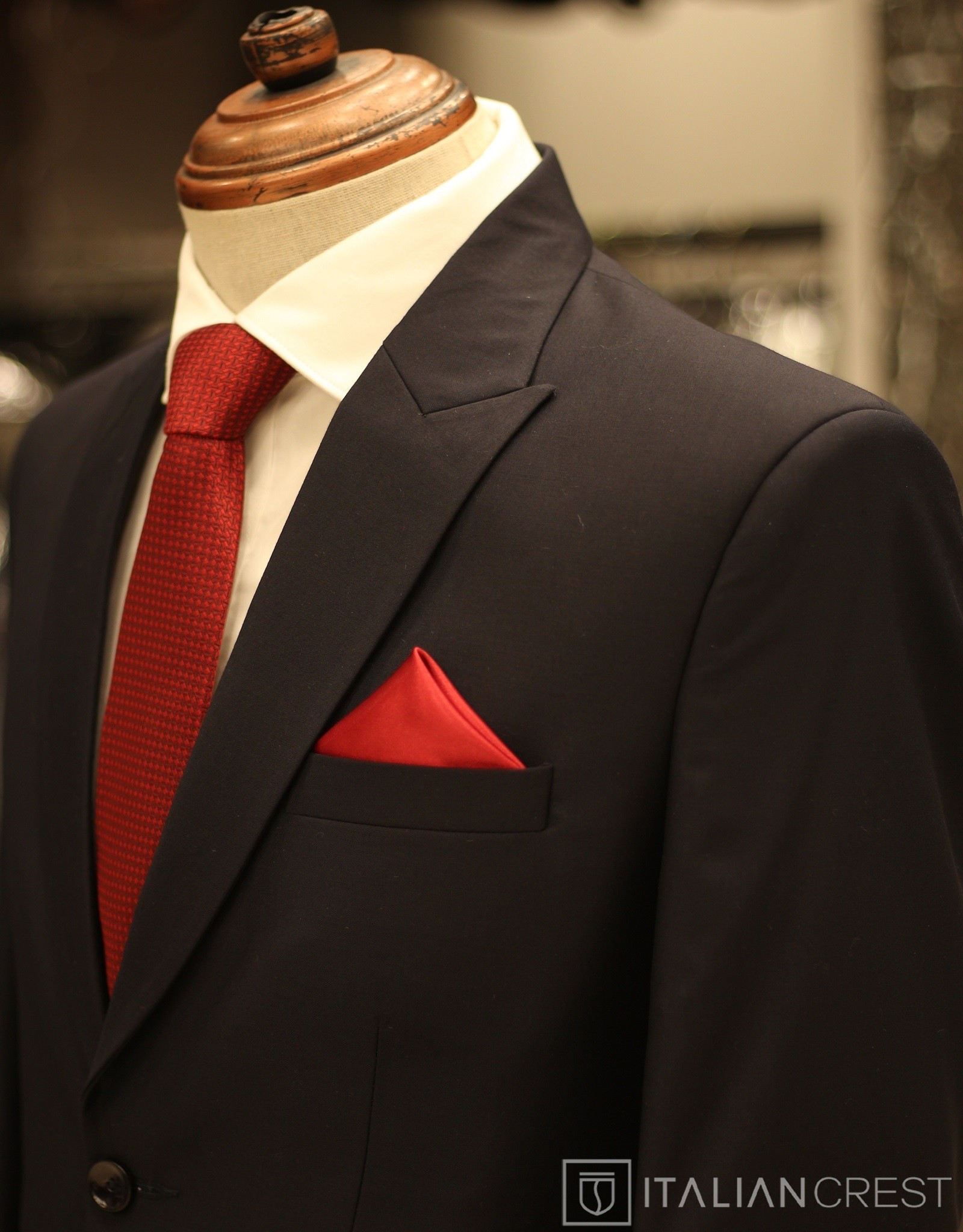 IC13689-PEAK LAPEL SUITS